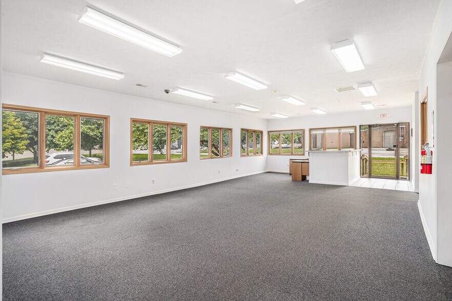 More Photos Of 550 E Cork St, Kalamazoo Freestanding For Sale