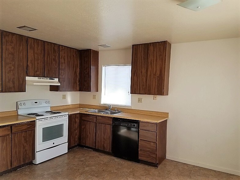 More Photos Of 210 1st St, Fernley Apartments For Sale