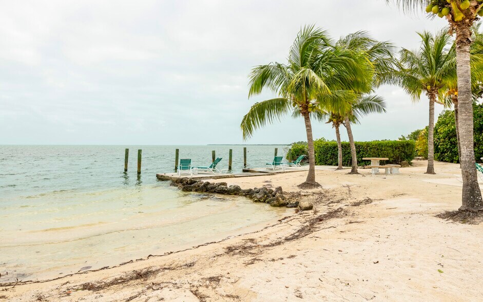 More Photos Of 21544 Overseas Hwy, Cudjoe Key Hotel For Sale