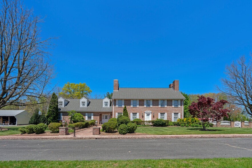 More Photos Of 1445 Catawba Ave, Newfield Service For Sale