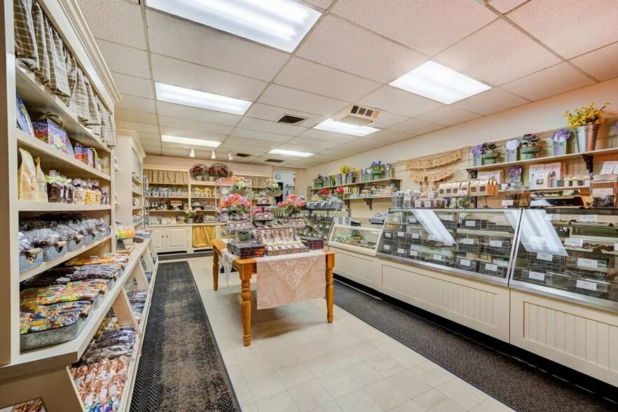 More Photos Of 269 Main St, Beacon Storefront For Sale