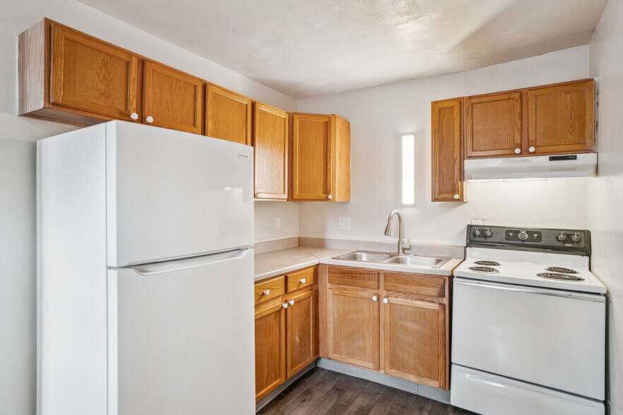 More Photos Of 322 W 65th St, Davenport Apartments For Sale