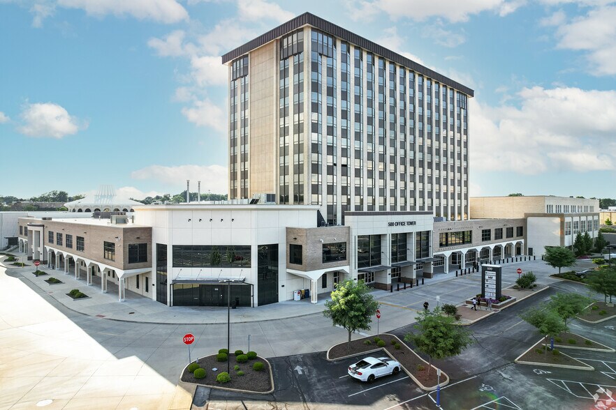 More Photos Of 550 Northwest Plaza Dr, Saint Ann Office For Lease
