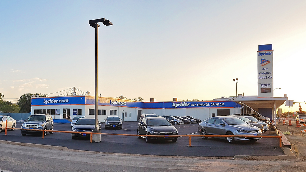 Primary Photo Of 1211 19th St, Lubbock Auto Dealership For Sale