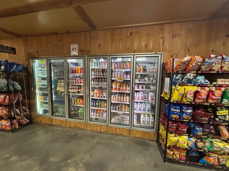 More Photos Of 138 Main Rd, Westhampton Restaurant For Lease