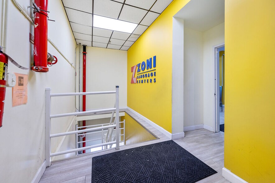 More Photos Of 78-14 Roosevelt Ave, Jackson Heights Storefront Retail Office For Sale