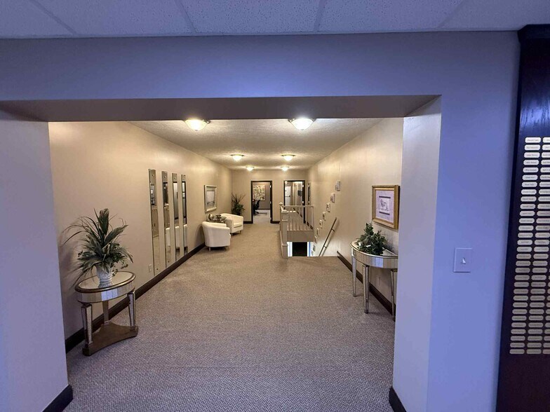 More Photos Of 11717 IL-37, Marion Flex For Sale