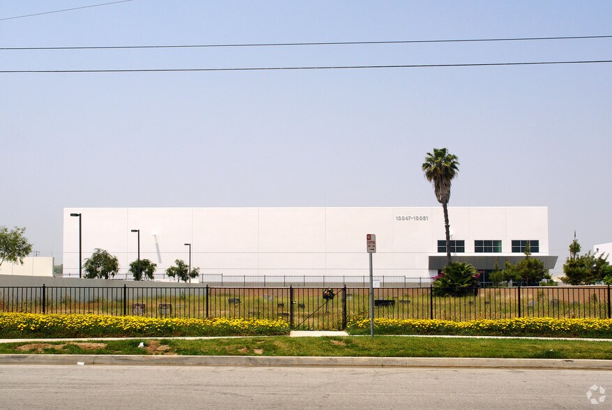 More Photos Of 10047-10051 Painter Ave, Santa Fe Springs Warehouse For Lease
