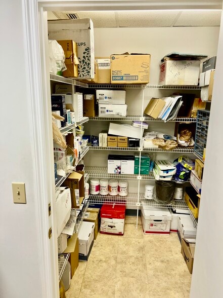 More Photos Of 2210 S Macdill Ave, Tampa Office For Sale