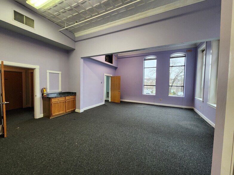 More Photos Of 253-255 Main St, Webster Loft Creative Space For Lease
