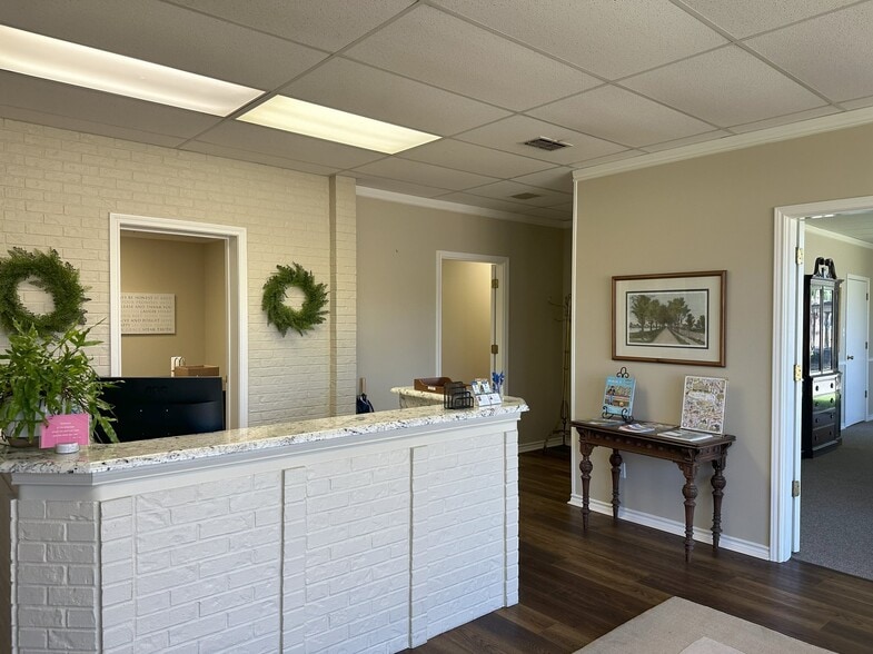 More Photos Of 901 N Mallard St, Palestine Medical For Sale