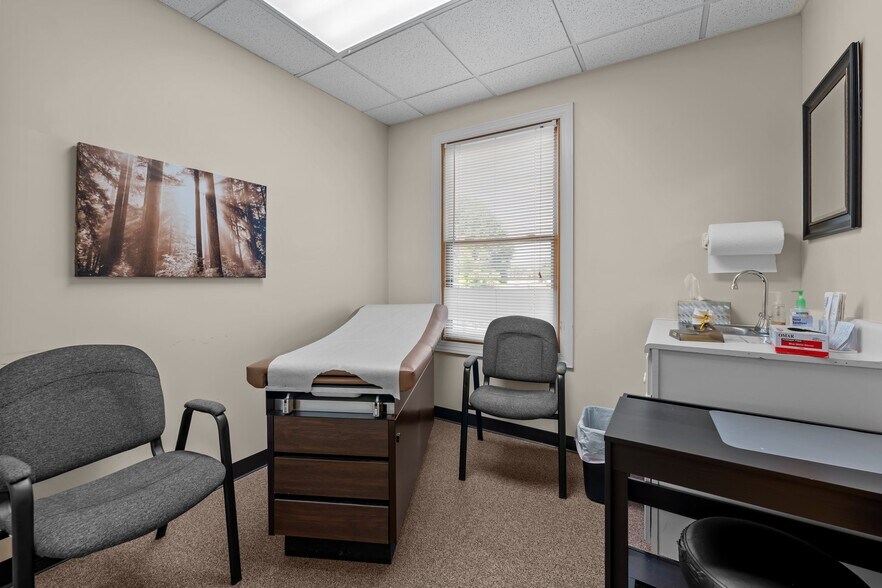 More Photos Of 2961 Crouse Ln, Burlington Medical For Sale