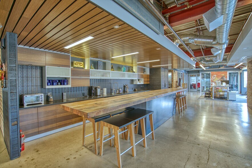 More Photos Of 1002 Walnut St, Boulder Office For Sale