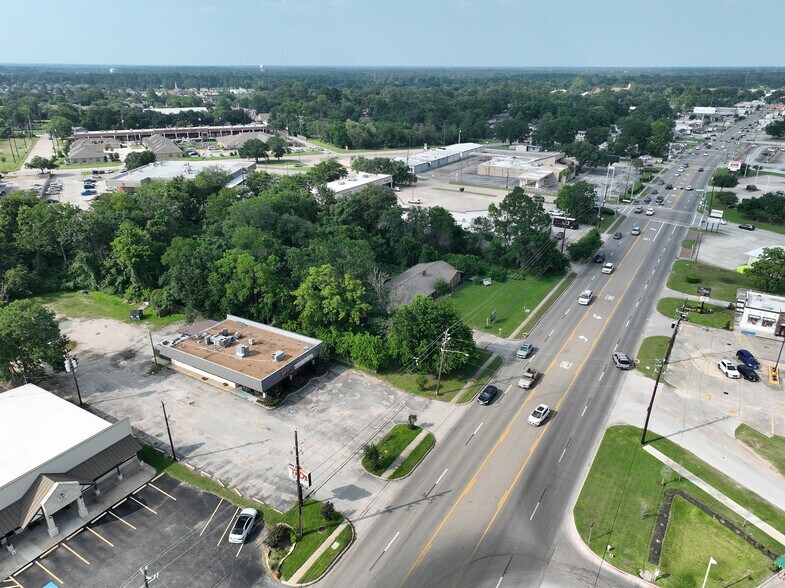More Photos Of 1000 W Main St, Tomball Restaurant For Lease