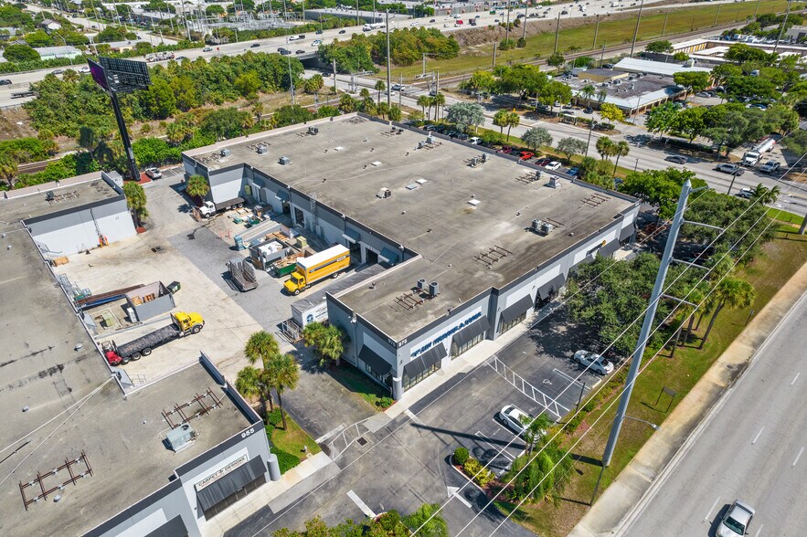 More Photos Of 955 S Congress Ave, Delray Beach Showroom For Lease