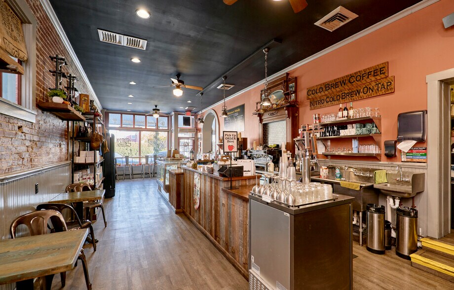 More Photos Of 214 E 1st St, Hermann Storefront Retail Residential For Sale