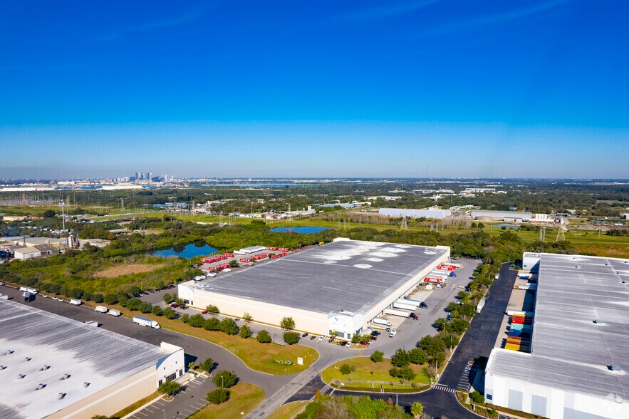 More Photos Of 4409-4443 Madison Industrial Ln, Tampa Warehouse For Lease