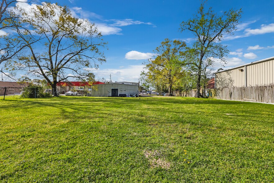 More Photos Of 1725 Northpark Dr, Kingwood Auto Repair For Sale