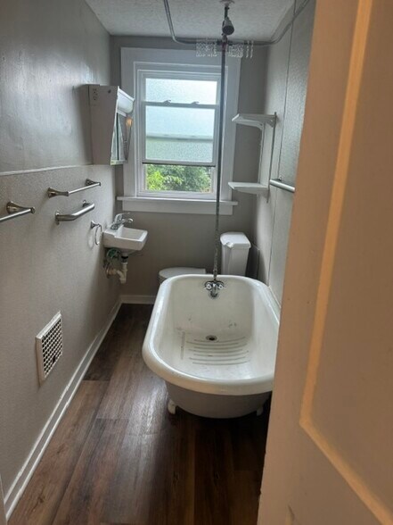 More Photos Of 2480 Deming Ave, Columbus Multifamily For Sale