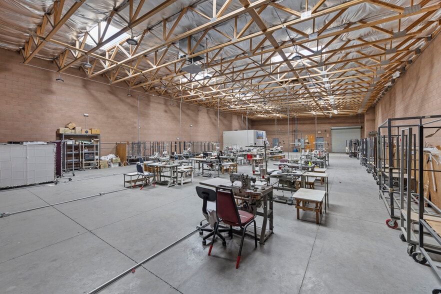 More Photos Of 2781 N Lamb Blvd, Las Vegas Distribution For Lease