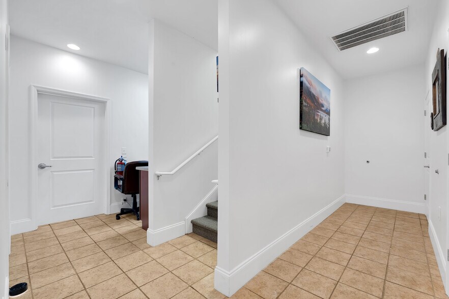 More Photos Of 248-250 Adley Way, Greenville Office For Sale
