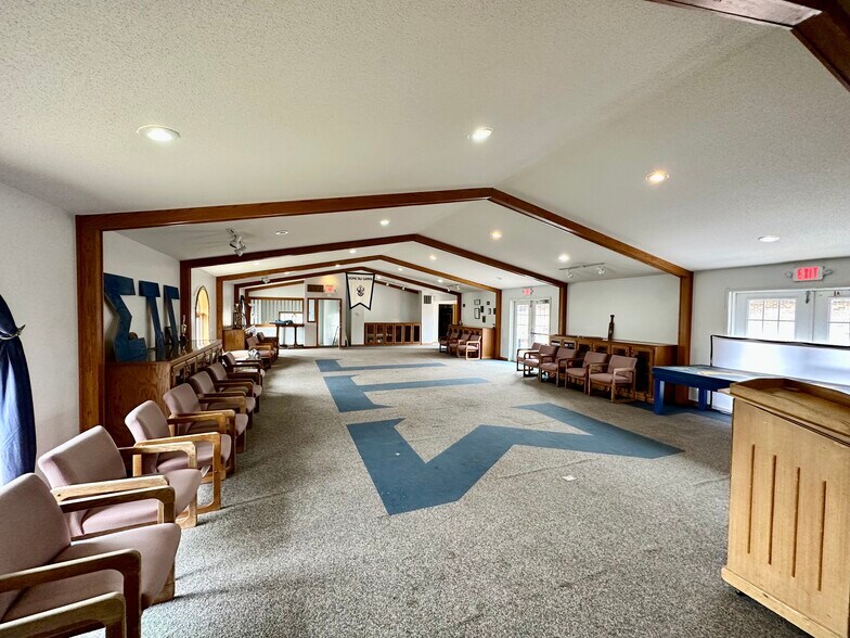 More Photos Of 1001 S Davis St, Kirksville Sorority Fraternity House For Sale