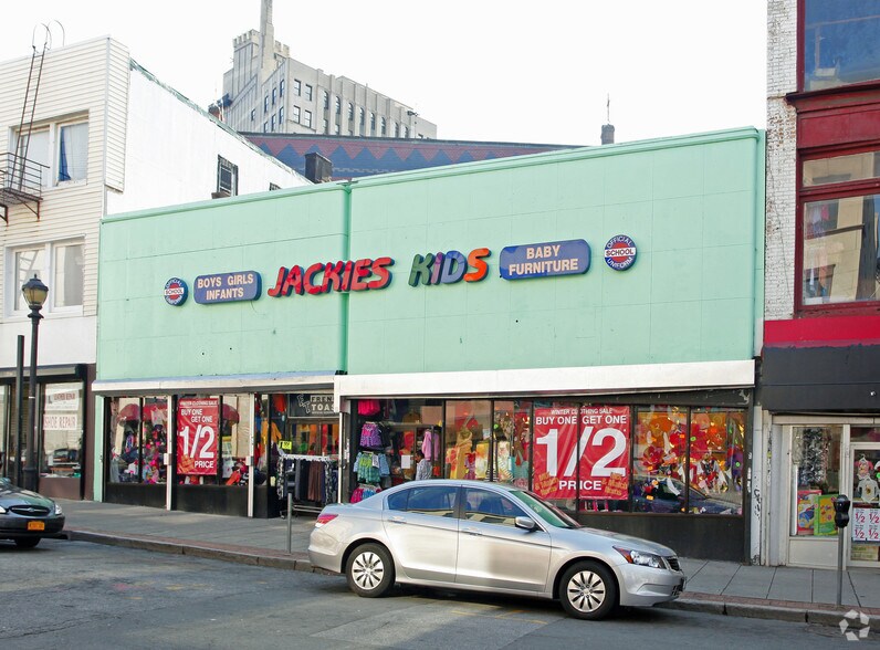 Primary Photo Of 10 Main St, Yonkers Storefront For Lease