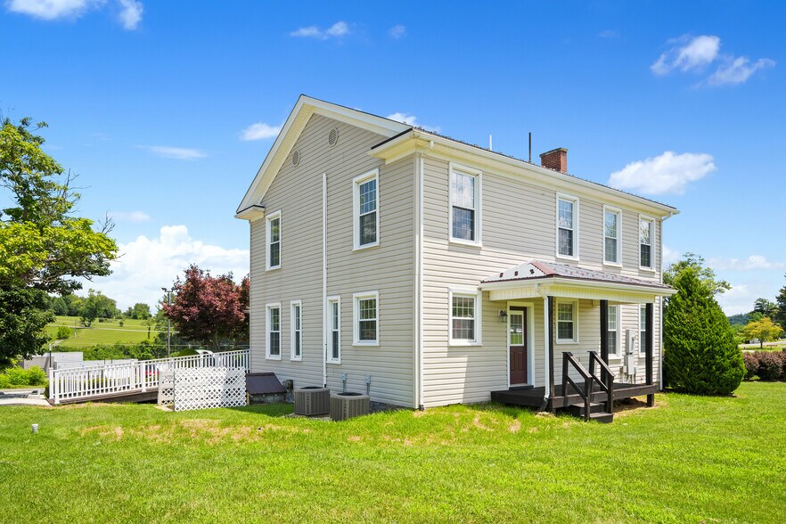 More Photos Of 6245 University Park Dr, Radford Office Residential For Sale
