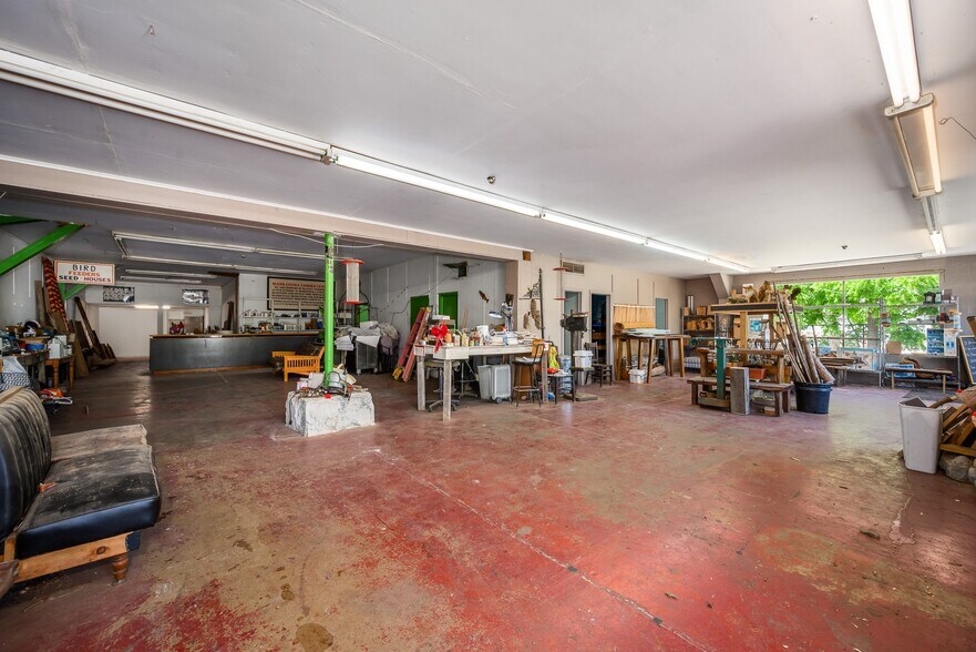 More Photos Of 101 E Main St, Lake Zurich Garden Center For Sale