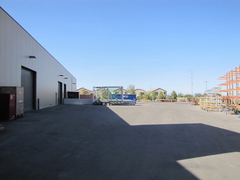 More Photos Of 5340 W Robindale Rd, Las Vegas Warehouse For Sale