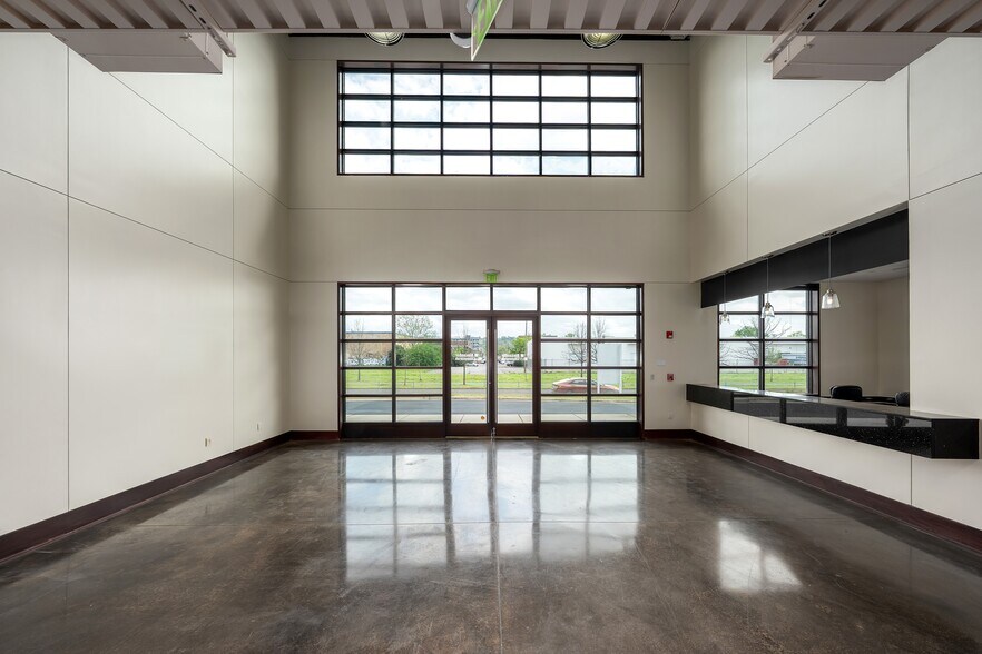 More Photos Of 2900 1st Ave S, Birmingham Office For Lease