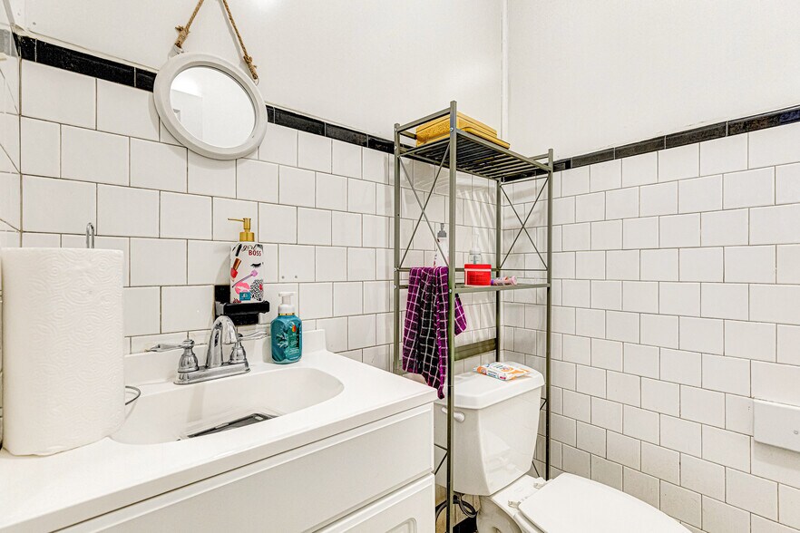 More Photos Of 10 W Williamsburg Rd, Sandston Office For Sale