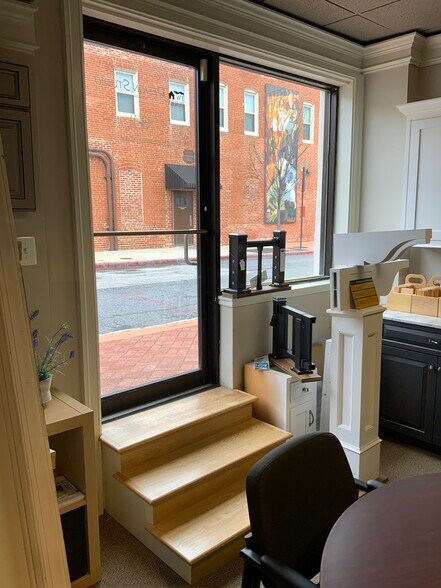 More Photos Of 208 West St, Annapolis Storefront Retail Office For Lease