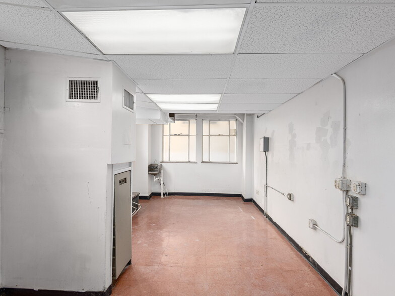 More Photos Of 22 S Pack Sq, Asheville Office For Lease