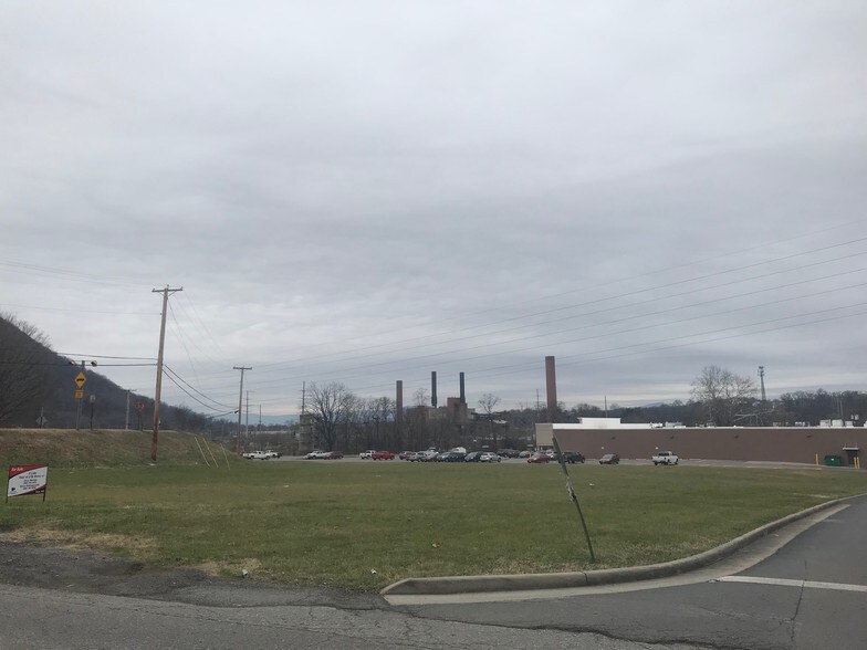 Primary Photo Of 1610 Rutrough Rd, Roanoke Land For Sale