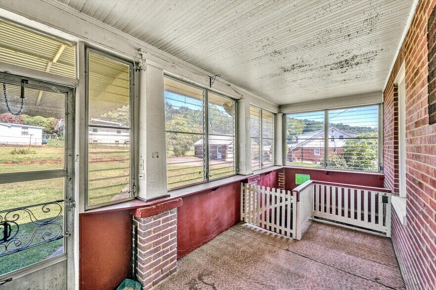 More Photos Of 5422 Franklin Rd SW, Roanoke Office For Sale