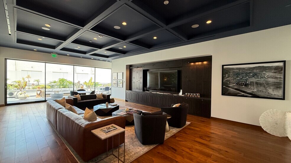 More Photos Of 243 N Canon Dr, Beverly Hills Office For Lease