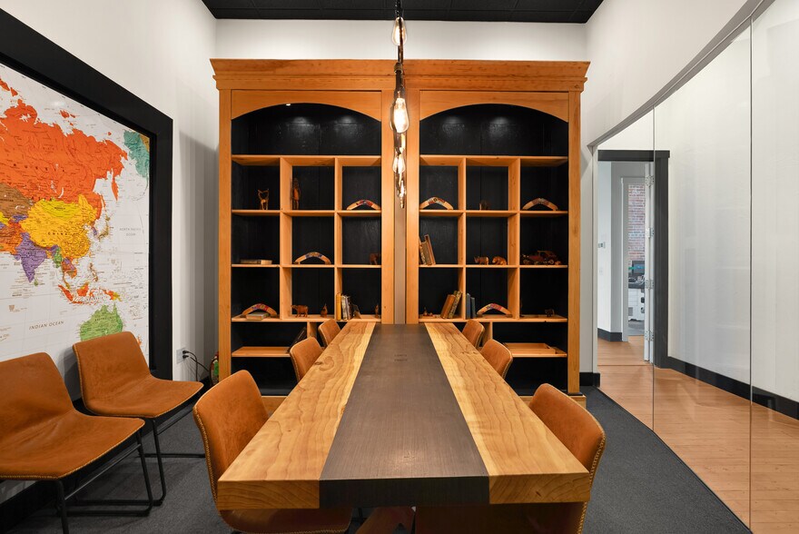 More Photos Of 11 5th St, Petaluma Loft Creative Space For Sale