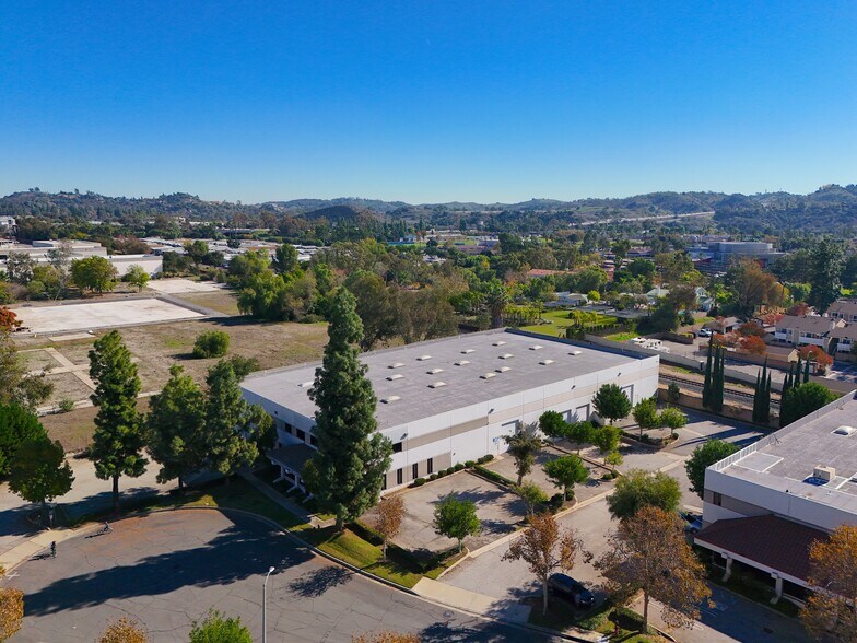 More Photos Of 970 Brighton Ct, San Dimas Distribution For Sale