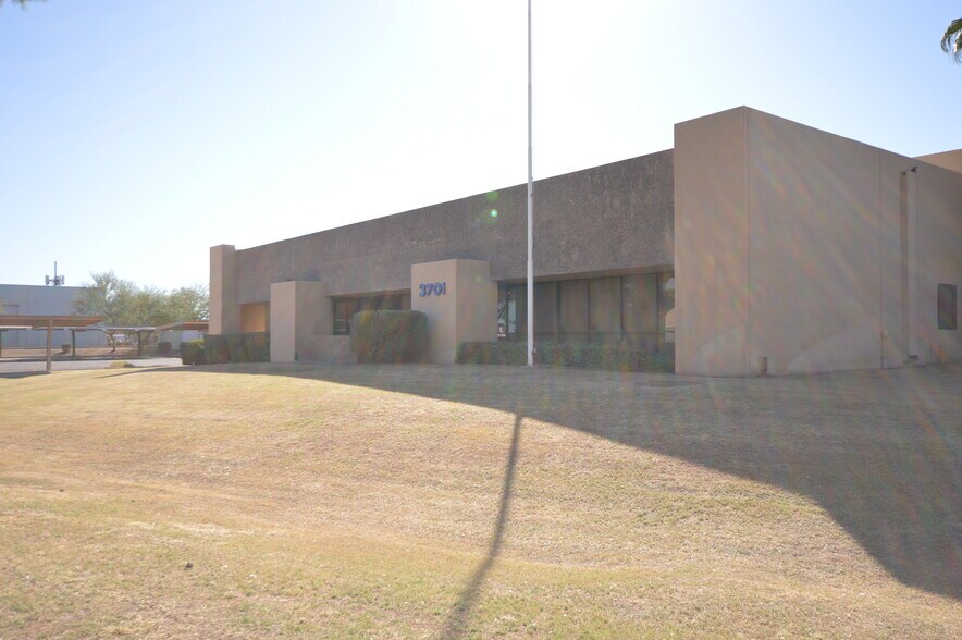 More Photos Of 3701 W Cambridge Ave, Phoenix Warehouse For Lease