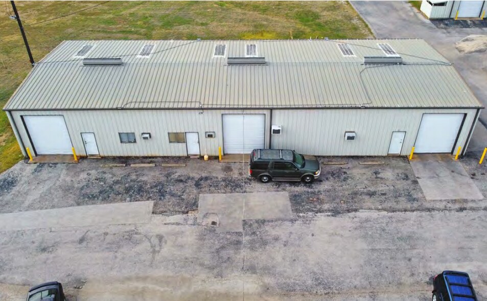 More Photos Of 1530 Power Ln, Cedar Park Warehouse For Lease