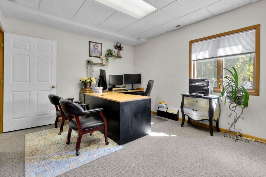 More Photos Of 1105 W Main St, Greenfield Office For Sale