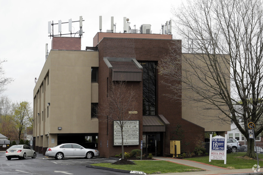 Primary Photo Of 1825 Barnum Ave, Stratford Medical For Lease