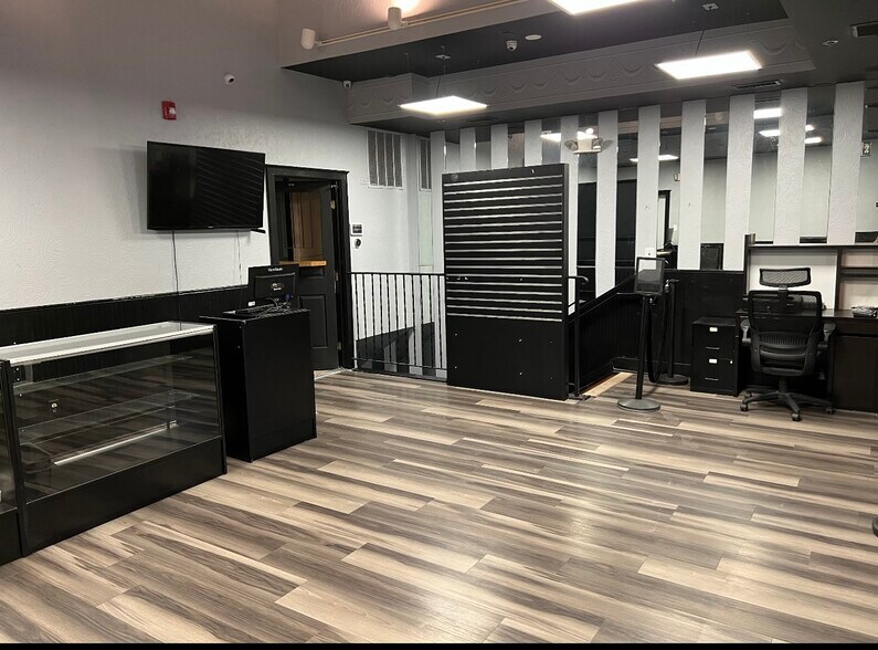 More Photos Of 171 Lawrence St, Central City Storefront For Sale