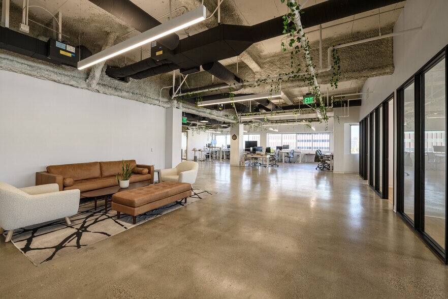 More Photos Of 6430 W Sunset Blvd, Los Angeles Office For Lease