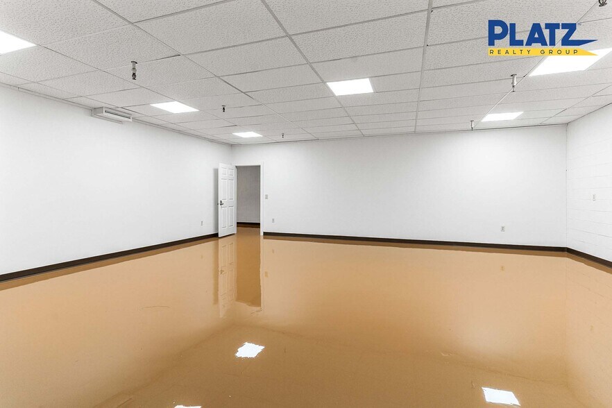 More Photos Of 231-239 Main Ave SW, Warren Storefront For Sale