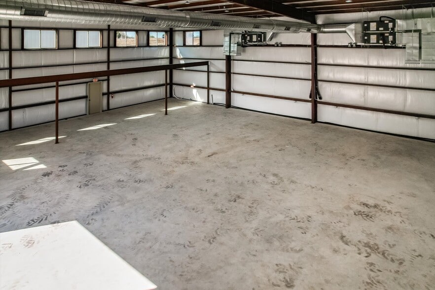 More Photos Of 10020 Darden Hill Rd, Austin Light Distribution For Sale