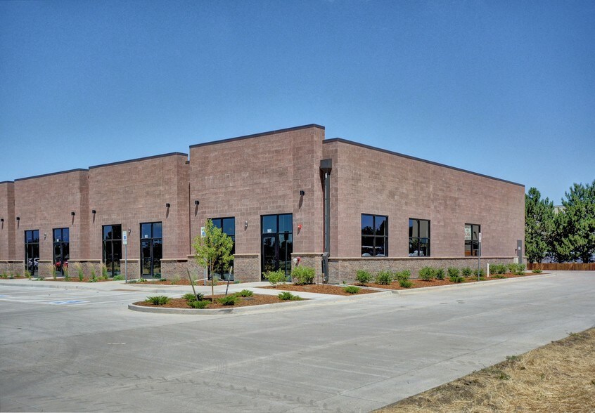 More Photos Of 943-965 E 11th St, Loveland Warehouse For Lease