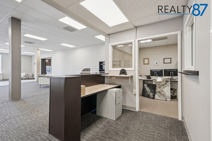 More Photos Of 724 3rd Ave SE, Cedar Rapids Freestanding For Lease