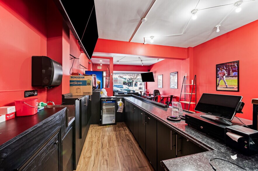 More Photos Of 13 W Allegheny Ave, Towson Storefront For Sale